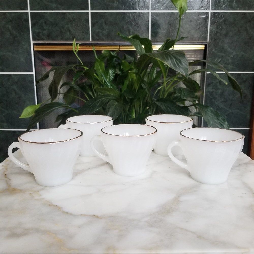 Anchor Hocking Fire King Gold Rim Milk Glass Swirl Cups Mugs Set of 5